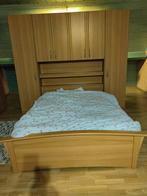 Bed met kast rond, Huis en Inrichting, Slaapkamer | Bedden, Ophalen, Beige, Zo goed als nieuw, 200 cm