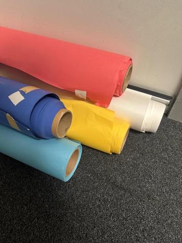 Papieren Achtergrond Rollen beschikbaar voor biedingen