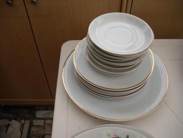 lot serviesborden beschikbaar voor biedingen