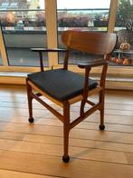 Hans J. Wegner dining table and chairs, Ophalen, Eikenhout, 200 cm of meer, 50 tot 100 cm