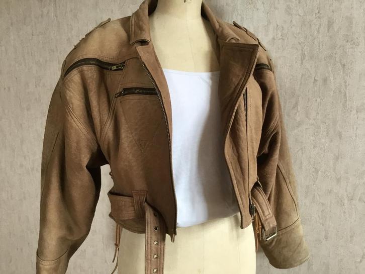 Stijlvolle korte lederen damesjas winter, Vêtements | Femmes, Pulls & Gilets, Comme neuf, Taille 36 (S), Brun, Envoi