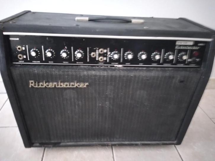 Rickenbacker  TR 75 versterker, Muziek en Instrumenten, Versterkers | Bas en Gitaar, Gebruikt, Gitaar, 50 tot 100 watt, Ophalen