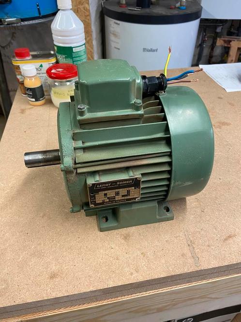 Moteur triphasé, Doe-het-zelf en Bouw, Motoren, Ophalen