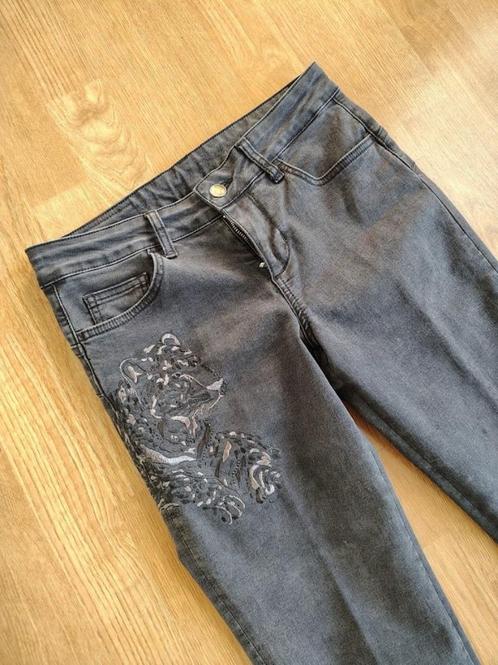 Jeans van Liu Jo, Kleding | Dames, Spijkerbroeken en Jeans, Zo goed als nieuw, W28 - W29 (confectie 36), Grijs, Verzenden