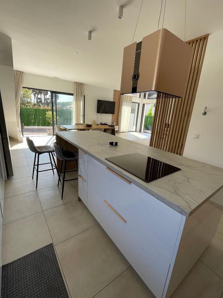 VILLA CONTEMPORAINE 150M2 AVEC JARDIN ,TERRASSE,Piscine, Immo, Huizen en Appartementen te koop, Brussel, 200 tot 500 m², Vrijstaande woning