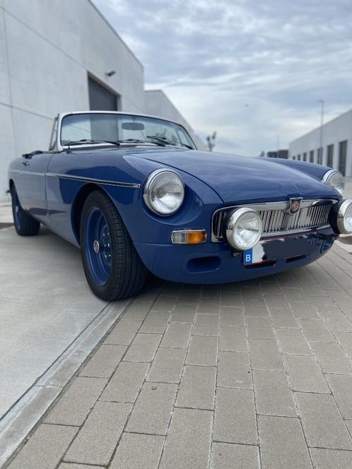 MG B Roadster Cabriolet – Volledig gerestaureerde oldtimer, Auto's, Oldtimers, Particulier, MG, Benzine, Cabriolet, 2 deurs, Handgeschakeld