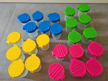 Verfpot/anti-knoeipot voor verf beschikbaar voor biedingen