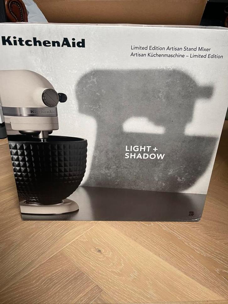 Limited Edition Kitchenaid Artisan stand mixer light+shadow, Electroménager, Mélangeurs de cuisine, Neuf, 4 litres ou plus, 3 vitesses ou plus
