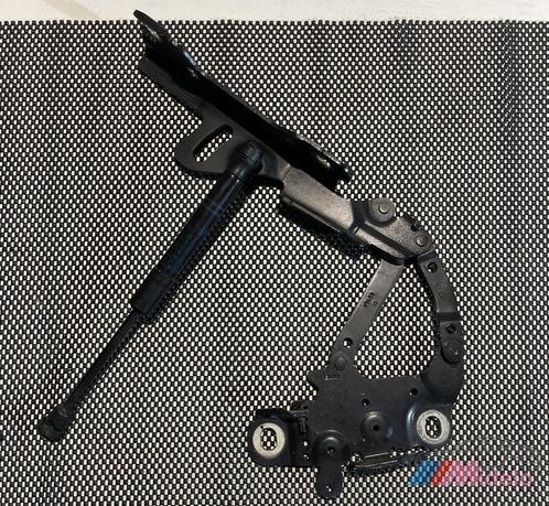BMW F20 MOTORKAP SCHARNIER RECHTS 13989610, Auto-onderdelen, Carrosserie, BMW, Gebruikt, Ophalen of Verzenden