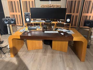 Professioneel studio bureau / uniek design & topkwaliteit beschikbaar voor biedingen
