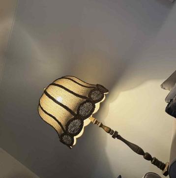 Staanlamp Vintage met prachtige lampekap beschikbaar voor biedingen