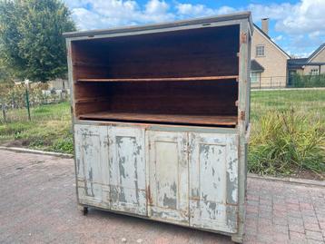 Oude bakkerskast  beschikbaar voor biedingen