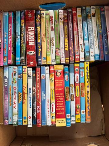 Hele doos vol met dvd’s kinderen  beschikbaar voor biedingen