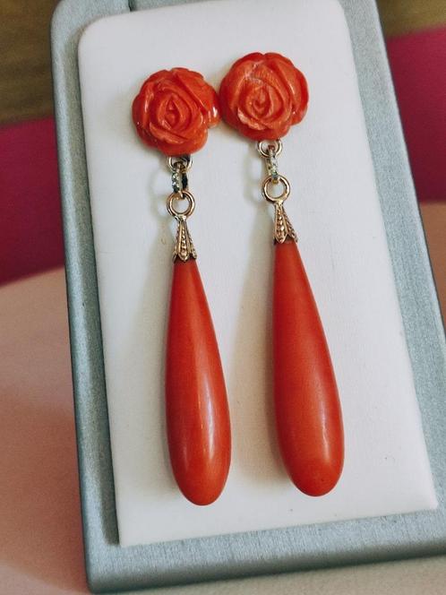 Antieke oorbellen met koralen en diamanten, Handtassen en Accessoires, Antieke sieraden, Oorbellen, Goud, Met edelsteen, Ophalen of Verzenden