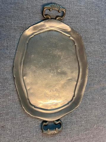 Antieke schaal in tin. beschikbaar voor biedingen