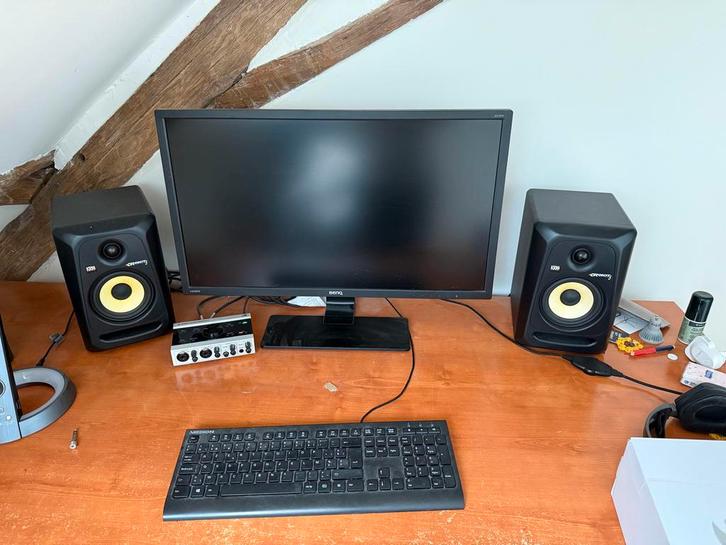 Medion desktop, Informatique & Logiciels, Ordinateurs de bureau, Utilisé, 2 à 3 Ghz, HDD, SSD, 8 GB, Avec carte vidéo, Enlèvement