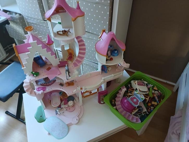 Playmobil prinsessen kasteel met vele popjes en accesoires, Kinderen en Baby's, Speelgoed | Playmobil, Zo goed als nieuw, Complete set