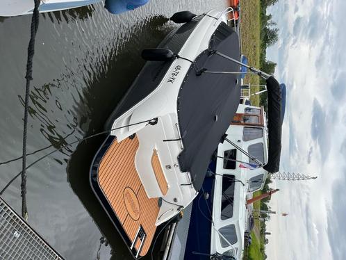 Stingray 240 CR Cuddy - Motorboot incl. Riba trailer, Sports nautiques & Bateaux, Bateaux à moteur & Yachts à moteur, Comme neuf