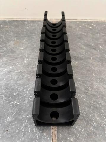 10 Buisklemmen 50 mm beschikbaar voor biedingen