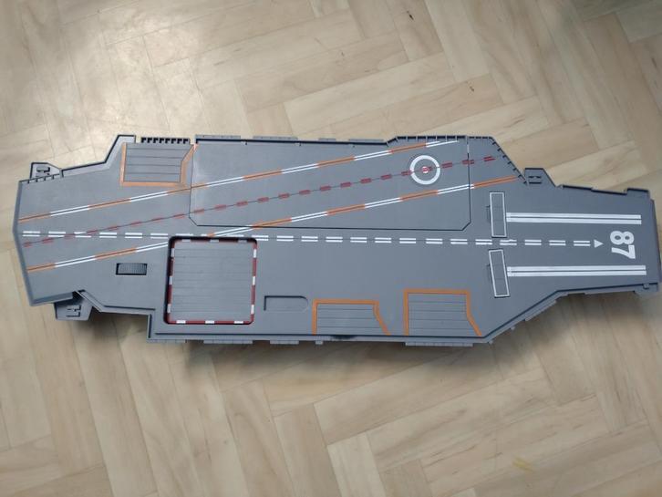 Porte-avions jouet garçon avec effets lumineux, Kinderen en Baby's, Speelgoed |Speelgoedvoertuigen, Gebruikt, Ophalen