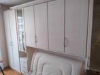 Bedkast met opbergkasten met vitrines, Huis en Inrichting, Slaapkamer | Complete slaapkamers, Ophalen, Zo goed als nieuw