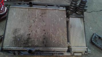 Radiateur Peugeot 307 1.6HDi 80kw 2001-2005 LP/14498 disponible aux enchères