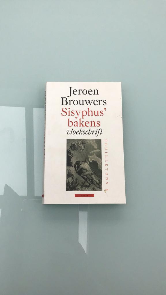 Jeroen Brouwers - Sisyphus' bakens, Boeken, Essays, Columns en Interviews, Zo goed als nieuw, Ophalen of Verzenden