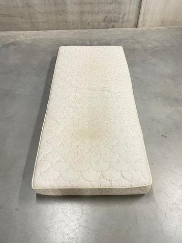 1-persoons matras / 90x200 disponible aux enchères