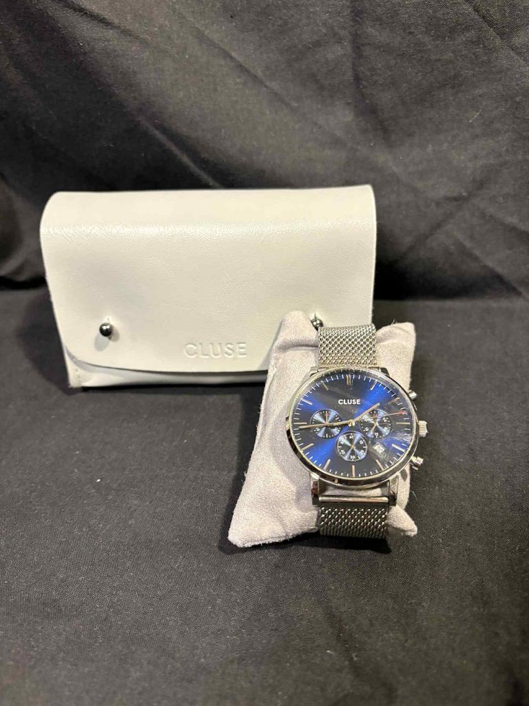 Magnifique Montre cluse, Bijoux, Sacs & Beauté, Montres | Hommes, Montre-bracelet, Autres marques, Enlèvement, Acier