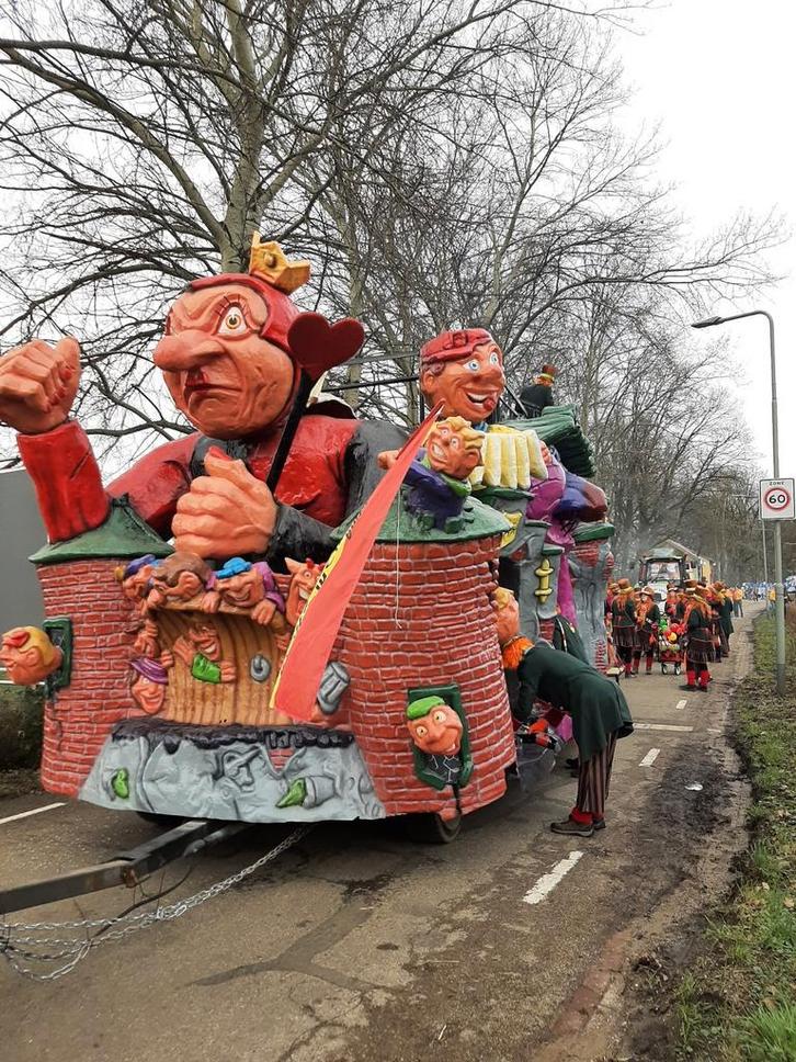 Polyester Carnavalswagen tekoop, Hobby en Vrije tijd, Feestartikelen, Ophalen