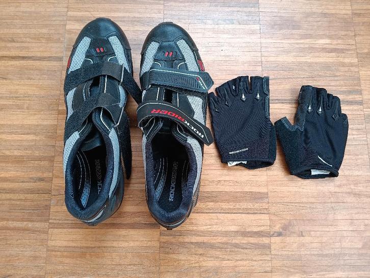 Wielrenschoenen en handschoenen Rockrider, Sports & Fitness, Cyclisme, Comme neuf, Chaussures, Enlèvement ou Envoi