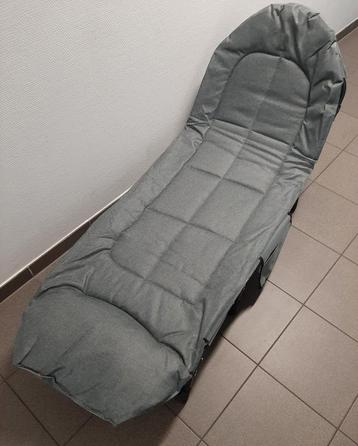 1 draag- en plooibaar éénpersoonsbed beschikbaar voor biedingen