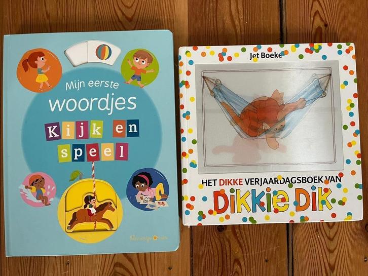 2 mooie kartonnen boeken: -Dikkie Dik - Mijn eerste woordjes, Boeken, Kinderboeken | Baby's en Peuters, Zo goed als nieuw, 2 tot 3 jaar
