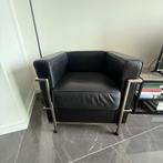 4 stijlvolle replica Le Corbusier-zetels, model LC2, Huis en Inrichting, Ophalen, Minder dan 75 cm, Tijdloos modernistisch design met strakke, kubistische lijnen