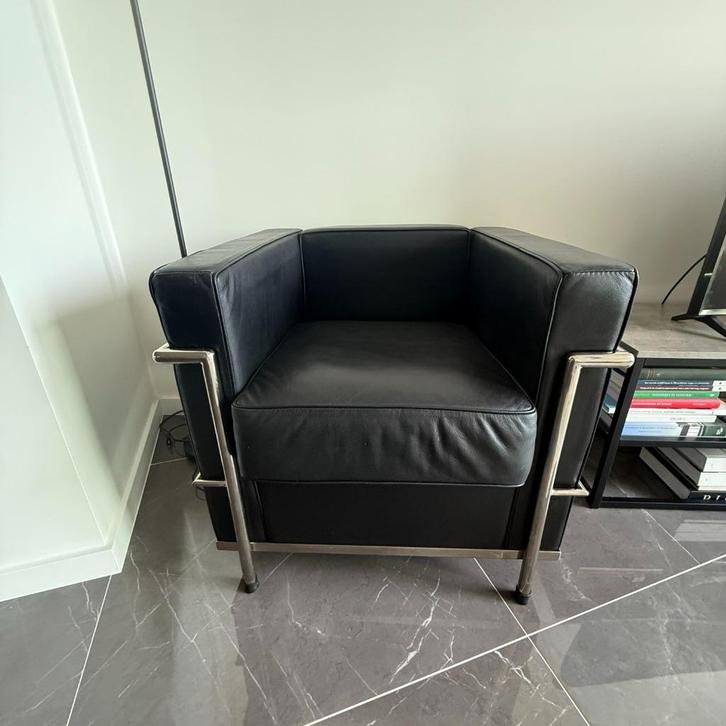 4 stijlvolle replica Le Corbusier-zetels, model LC2, Huis en Inrichting, Zetels | Zetels en Chaises Longues, Zo goed als nieuw