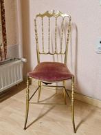Koperenstoel  met rood fluwelenzit als decorstuk., Enlèvement, Rouge