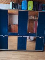 Armoire, 5 portes, tissu bleu, interdit aux fumeurs, 200 cm ou plus, Avec tablette(s), Enlèvement, Utilisé