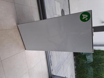 ijskast beschikbaar voor biedingen