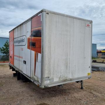 Gesloten laadbak + laadklep beschikbaar voor biedingen