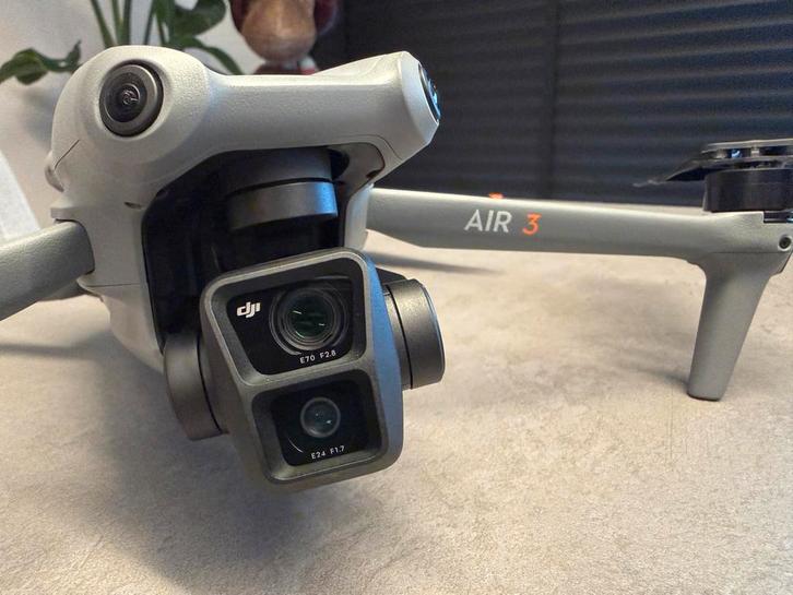 DJI Air 3 - Fly More Combo, Audio, Tv en Foto, Drones, Zo goed als nieuw, Drone met camera, Ophalen of Verzenden