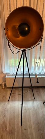 Staande lamp zwart met goud, Huis en Inrichting, Lampen | Vloerlampen, Ophalen, Zo goed als nieuw, Metaal, 150 tot 200 cm