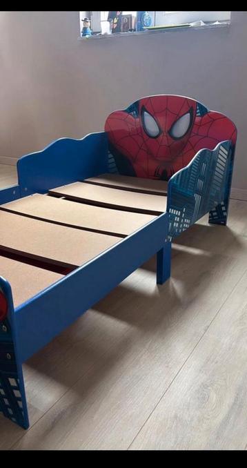 Gloednieuw Spiderman-bed  beschikbaar voor biedingen