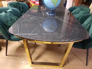 Luxvesa Eettafel Met 4 Stoelen beschikbaar voor biedingen
