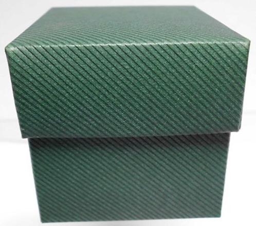 Bedankje Kubus groen geribd doopsuiker doosje - 25 stuks 8€, Kinderen en Baby's, Kraamcadeaus en Geboorteborden, Nieuw, Kraamcadeau