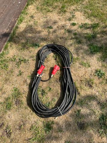 Verlengkabel 380 volt -16A - ong 25 meter beschikbaar voor biedingen