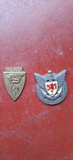 Set Franse insignes, Ophalen