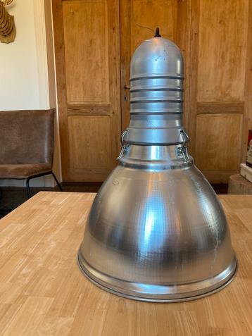 Lampe d'usine de grande taille, Enlèvement
