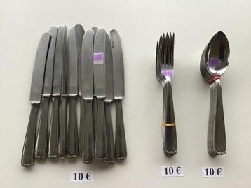 diverse sets van messen beschikbaar voor biedingen