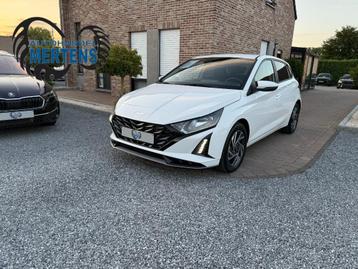 Hyundai i20 FAMILY 1.0 T-GDI 100PK DCT AR/CAM NAV NIEUW 0KM beschikbaar voor biedingen