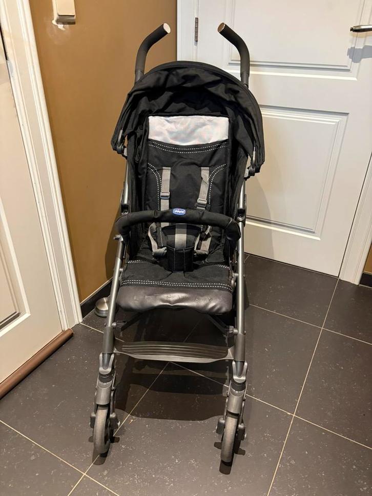 Plooibuggy chicco liteway met voetenzak en regenhoes, Enfants & Bébés, Buggys, Utilisé, Protection de pluie, Dossier réglable